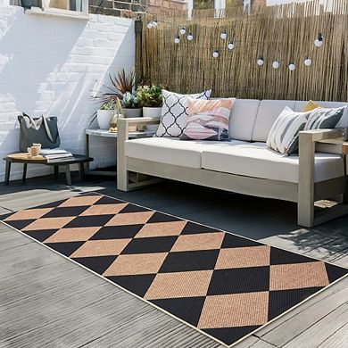 Modern Diamond Pattern Non-Slip Area Rug, 103% Polyester, Washable