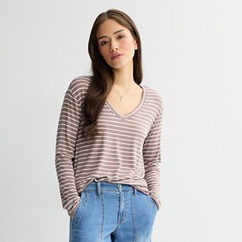 Juniors' SO® Long Sleeve V-Neck Tee