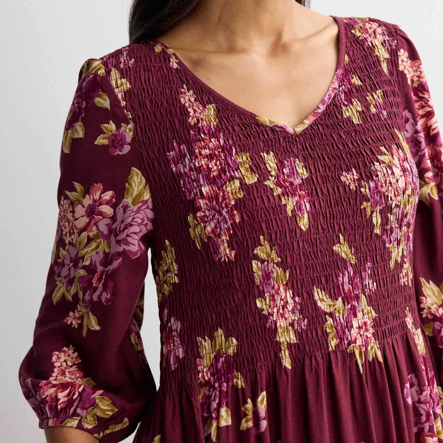 Женское платье Croft & Barrow 3/4 Sleeve Smocked, цвет: Ягодный — фото 3