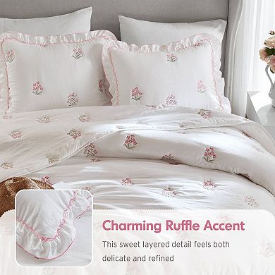 Intelligent Design Arya Floral Embroidered Ruffle Quilt Set with Shams