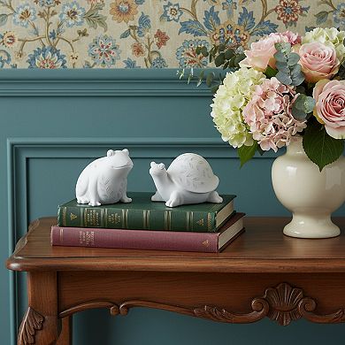 HomeRoots Set of Two White Polyresin Frog And Turtle Figurines