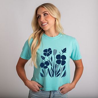 Navy Daisies - Women's Boxy Crop Top Graphic T-Shirt