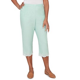 Petite Alfred Dunner Eyelet Embroidered Cuff Capri Pants
