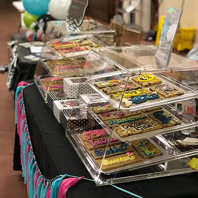 3-Tier Clear Bakery Display Case: Slanted Front, Removable Trays, Magnetic Doors, Space-Saving