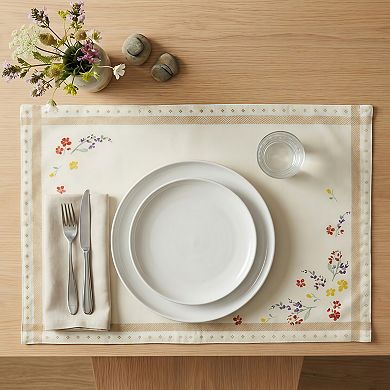 Wildflower fabric placemat polyester cotton blend washable