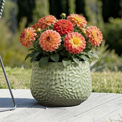 LuxenHome Green Leaf Embossed MgO Planter, 15.94" Textured Pot for Outdoor & Indoor