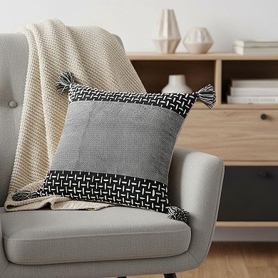 HomeRoots 20" X 20" Black And White 100% Cotton Geometric Zippered Pillow