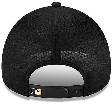 Men's New Era Black Pittsburgh Pirates 2026 Batting Practice Apex 9FORTY Adjustable Trucker Hat