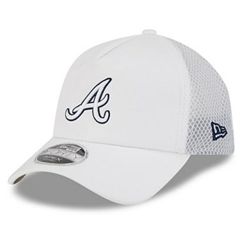 Men's New Era White Atlanta Braves 2026 Batting Practice Apex 9FORTY Adjustable Trucker Hat