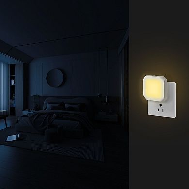 LED Plug-In Night Light with Dusk-to-Dawn Sensor, Soft White 40 Lumens