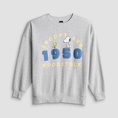 Juniors' Peanuts Snoopy & Woodstock Est. 1950 Oversized Graphic Pullover