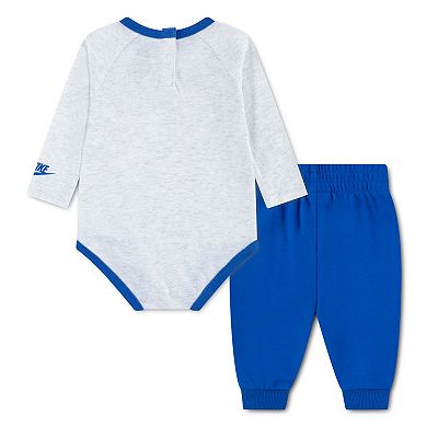 Baby Boy Nike Long Sleeve Graphic Bodysuit & Sweatpants 2-Piece Set