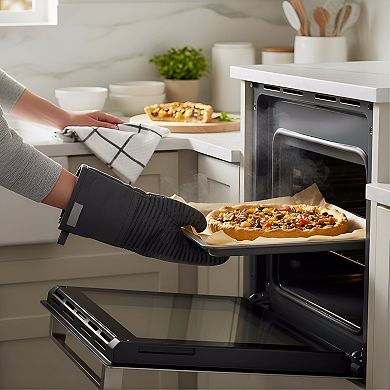 Quilted Cotton Oven Mitt and Pot Holder Set with Silicone Grip