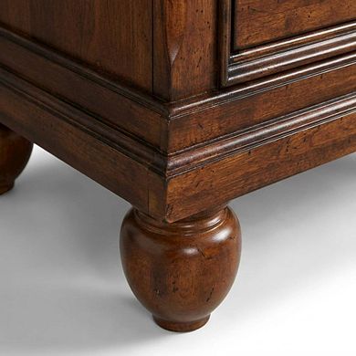 Nightstand with Traditional Style and Ample Storage