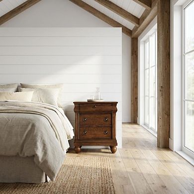 Nightstand with Traditional Style and Ample Storage