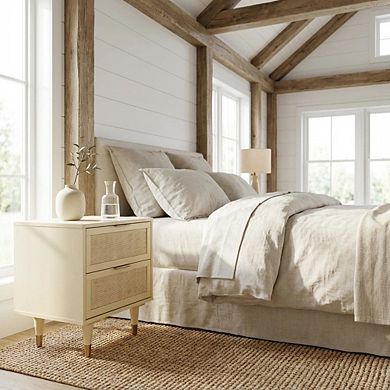 Nightstand with Classic Design and Solid Construction