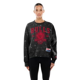 Women's New Era Black Chicago Bulls Throwback Collection Mineral Wash Crewneck Sweatshirt