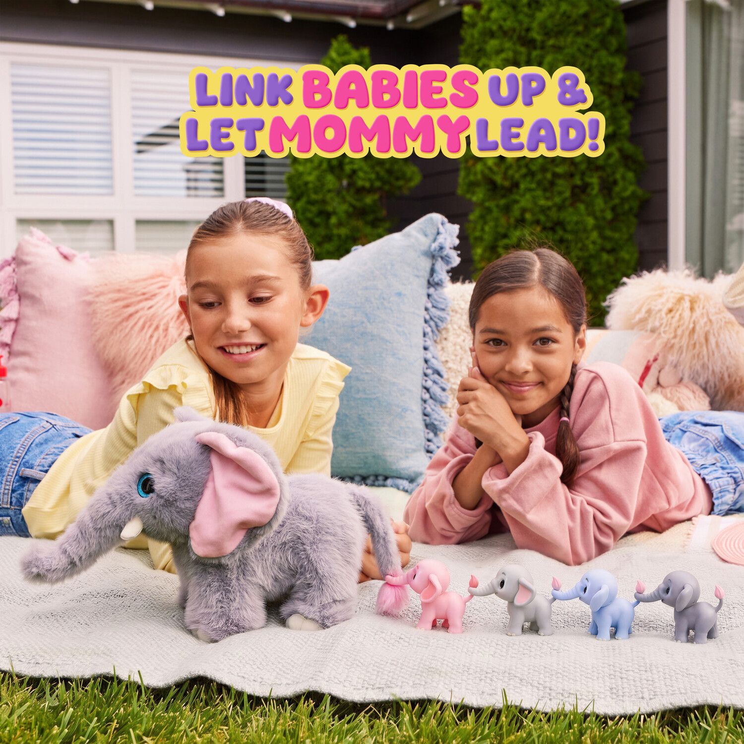 Детские мягкие игрушки Pets Alive Mommy Elephant & Baby Surprise 4 pc Interactive Plush Set — фото 6