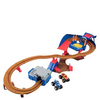 Monster Jam Megalodon & El Toro Loco Supercharge Speedway Playset