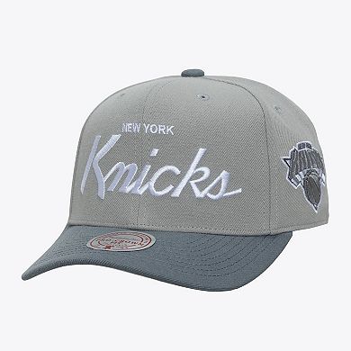 Men's Mitchell & Ness Gray New York Knicks Thunderstorm Head Coach Pro Crown Snapback Hat