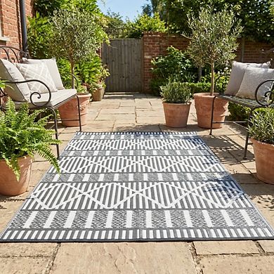Modern Geometric Outdoor Area Rug Reversible Light Weight Stain Resistant Mat for RV Trip Picnic