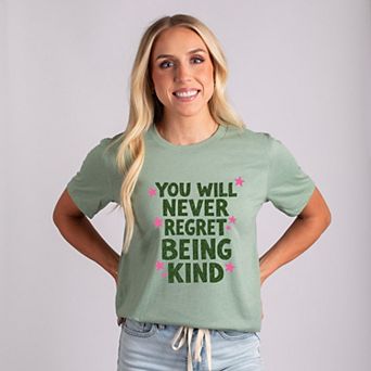 You Will Never Regret Being Kind Green - Women's Short Sleeve Graphic T-Shirt