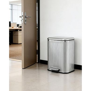 Garvee 5.2 gal Kitchen Trash Can with Fluted Design, Step Garbage Can with Soft-Close Lid