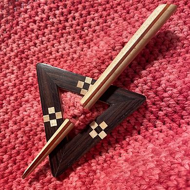 Triangular Shawl Pin w/stick
