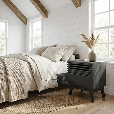 Nightstand in Minimalist Design, Sturdy Base, Versatile Storage