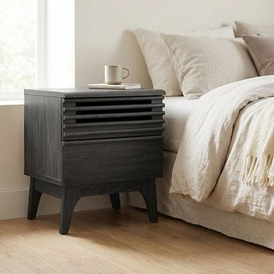 Nightstand in Minimalist Design, Sturdy Base, Versatile Storage