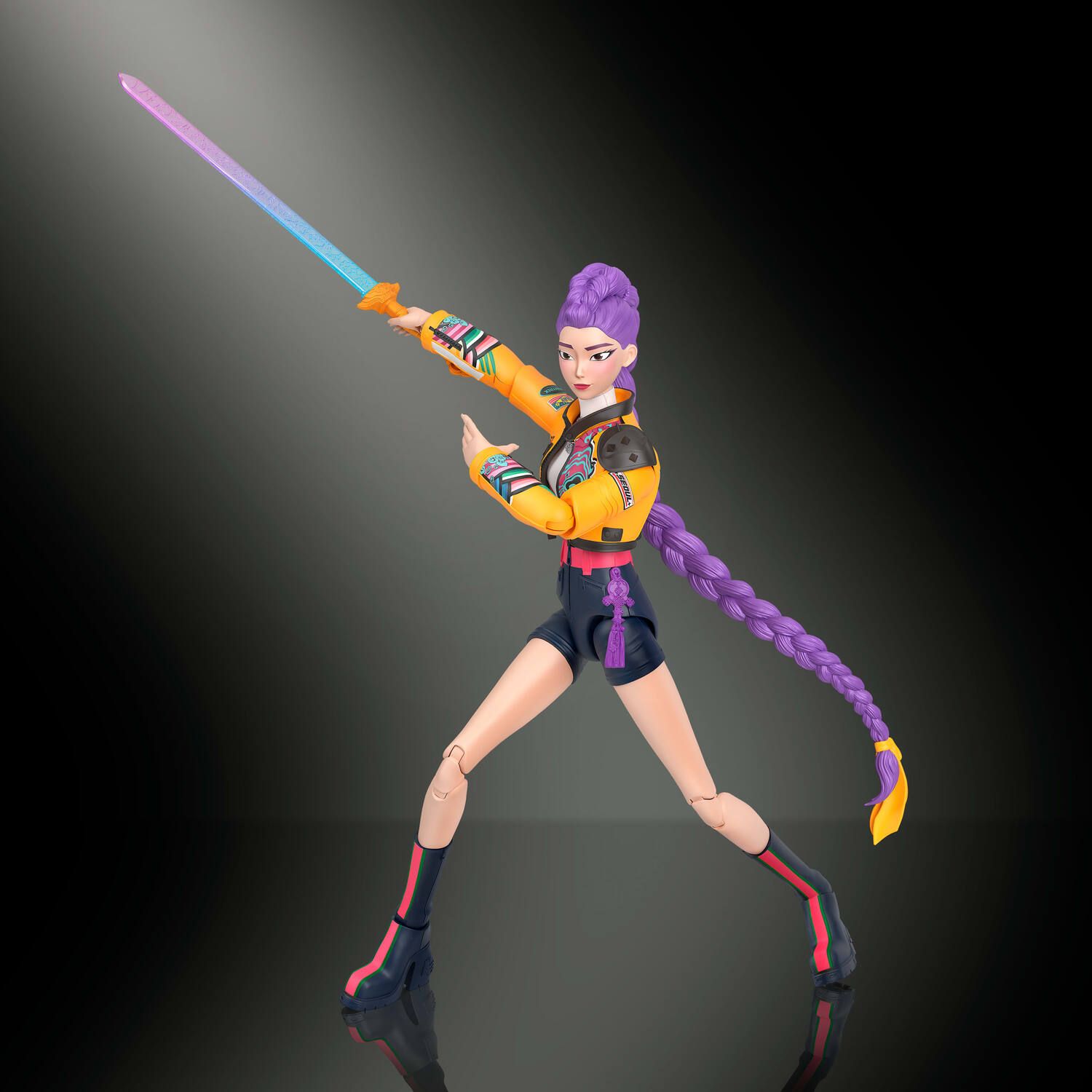 Детская фигурка Mattel KPop Demon Hunters HUNTR/X Rumi 6-inch Action Figure with Accessories & Swappable Faces — фото 3