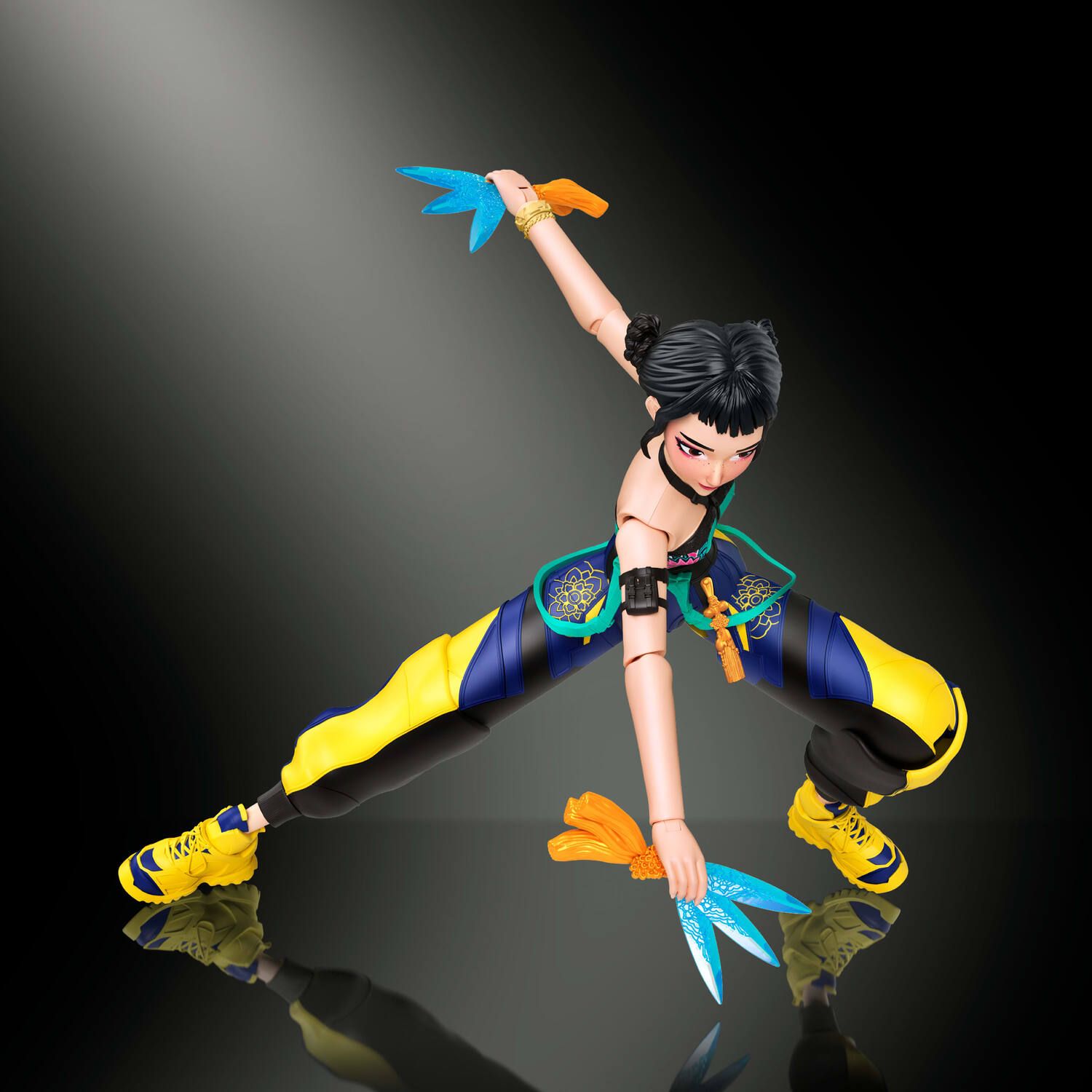 Детская фигурка Mattel KPop Demon Hunters Zoey 5.6-inch Action Figure with Accessories & Swappable Faces — фото 3