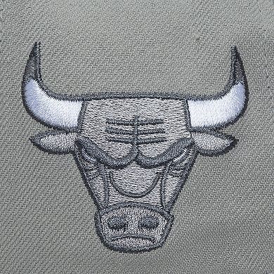 Men's Mitchell & Ness Gray Chicago Bulls Thunderstorm Head Coach Pro Crown Snapback Hat