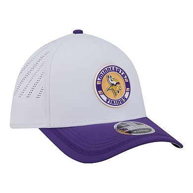 Men's New Era White/Purple Minnesota Vikings Patch 39THIRTY A-Frame M-Crown Perforated Flex Hat