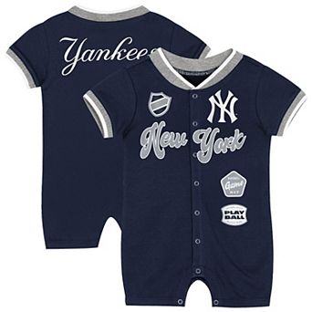 Newborn Outerstuff Navy New York Yankees Pinch Coverall