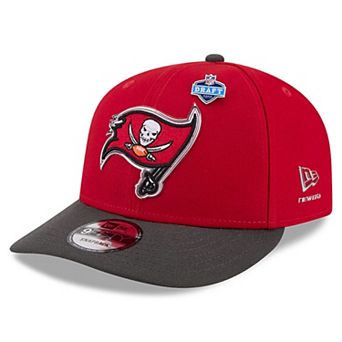 Youth New Era Red/Pewter Tampa Bay Buccaneers 2026 NFL Draft Pre-Curved 9FIFTY Snapback Hat