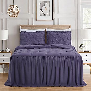 Three-piece ruffled patchwork bedspread with frills