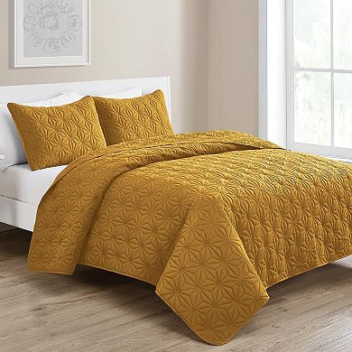 Lightweight Ultra-Fine Fiber Bedspread
