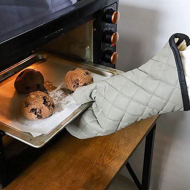 16-inch oven mitts resistant to high temperatures up to 425°F