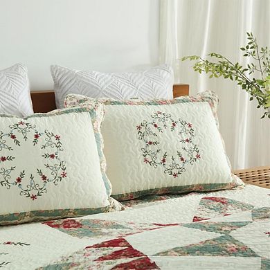 Cotton patchwork bedspread set is reversible