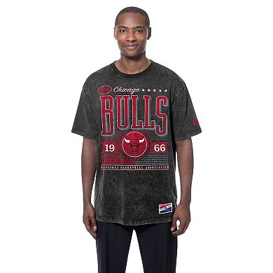 Men's New Era Black Chicago Bulls Oversized Throwback Collection Mineral Wash T-Shirt