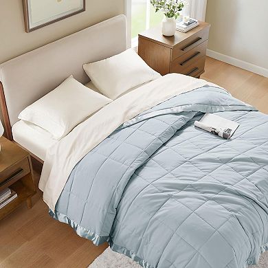 Down Alternative Blanket, Moisture Wicking Treatment, Lightweight and Soft Bed Cover For All Season