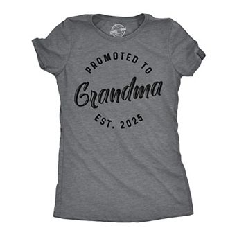 Womens Funny T Shirts Promoted to Grandma 2025 Sarcastic Family New Baby Graphic Tee for Ladies