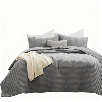 Lightweight soft bedspread with basket weave geometric stitching