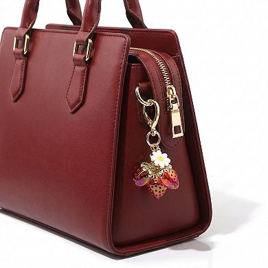 Women's Strawberry Charm Keychain with Daisy Pendant and Heart Clip Decorative Bag Charm Accessory