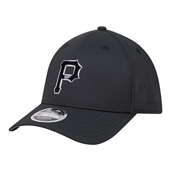 Men's New Era Black Pittsburgh Pirates Metallic 39THIRTY M-Crown Flex Hat