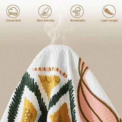 Bohemian Floral Reversible Quilt Set with 2 Shams for All Seasons