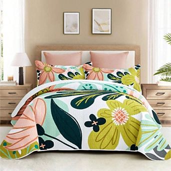 Bohemian Floral Reversible Quilt Set with 2 Shams for All Seasons