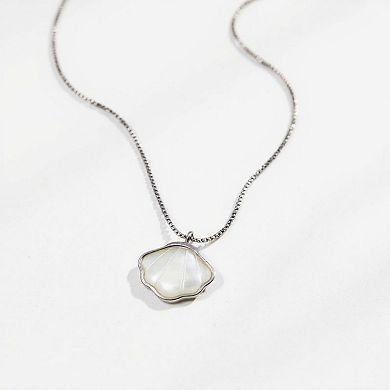 Women's Irregular Shell Pendant Necklace with Delicate Chain and Minimalist Design