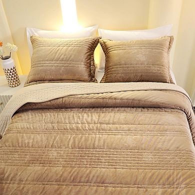 Ultra-soft all-season king-size bed cover